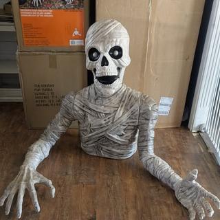 35" Groundbreaker Reaching Mummy Halloween Decoration